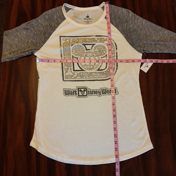 Disney World Parks Top Baseball Tee Mickey Mouse Graphic T-shirt Cream Grey Sz M - Picture 8 of 10